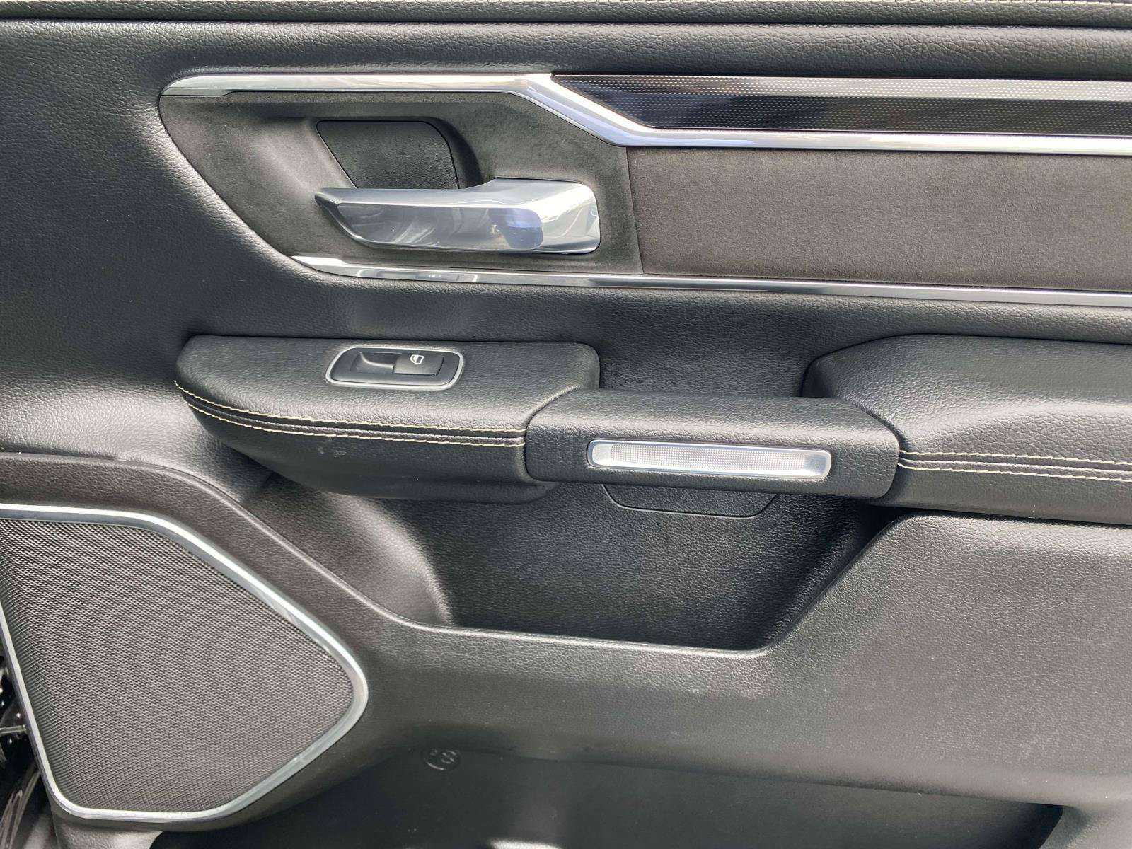 Used 2022 RAM 1500 Laramie AWD/4WD image 17