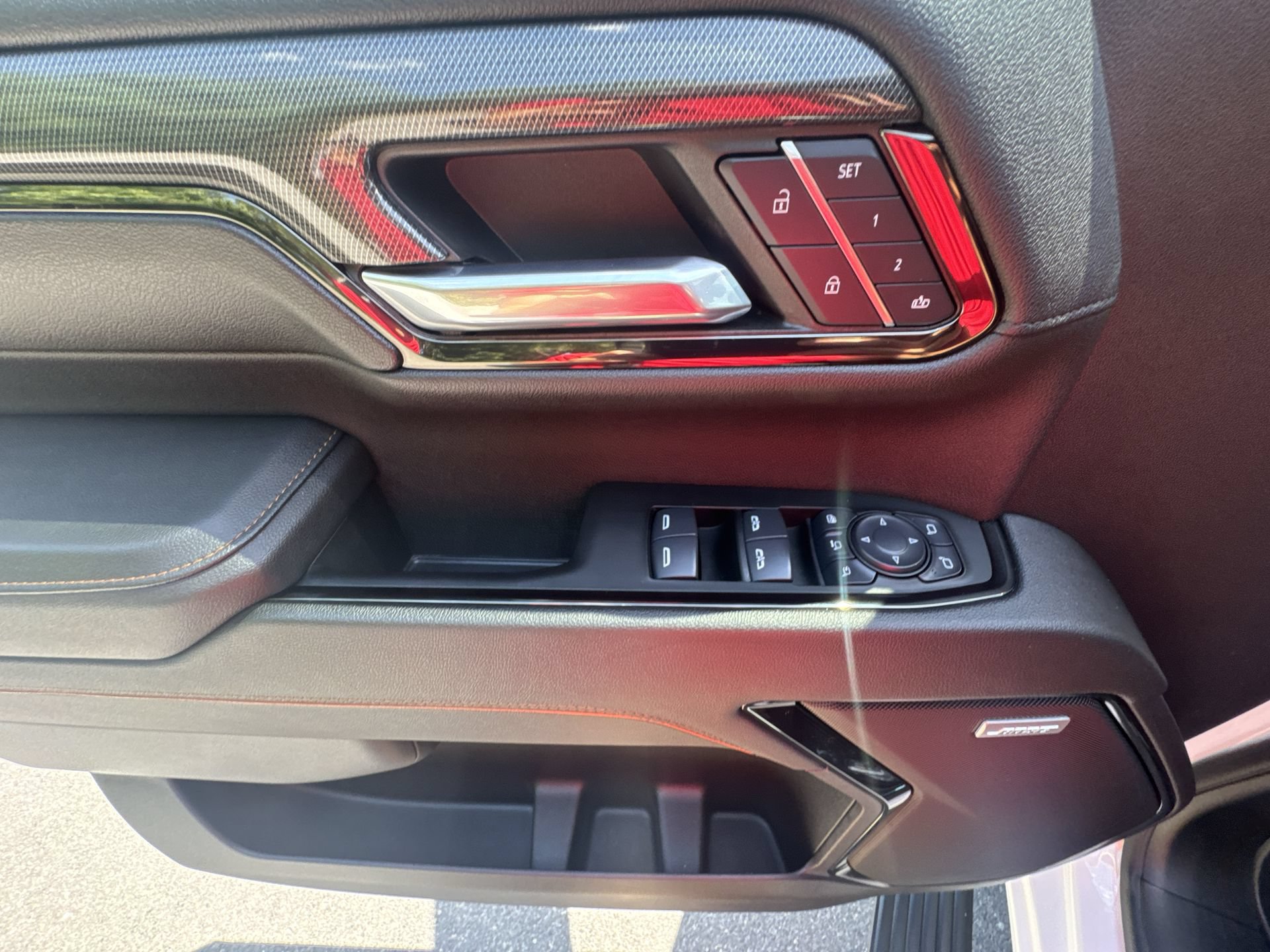 Used 2024 GMC Sierra 2500 AT4 w/ AT4 Premium Plus Package AWD/4WD image 15