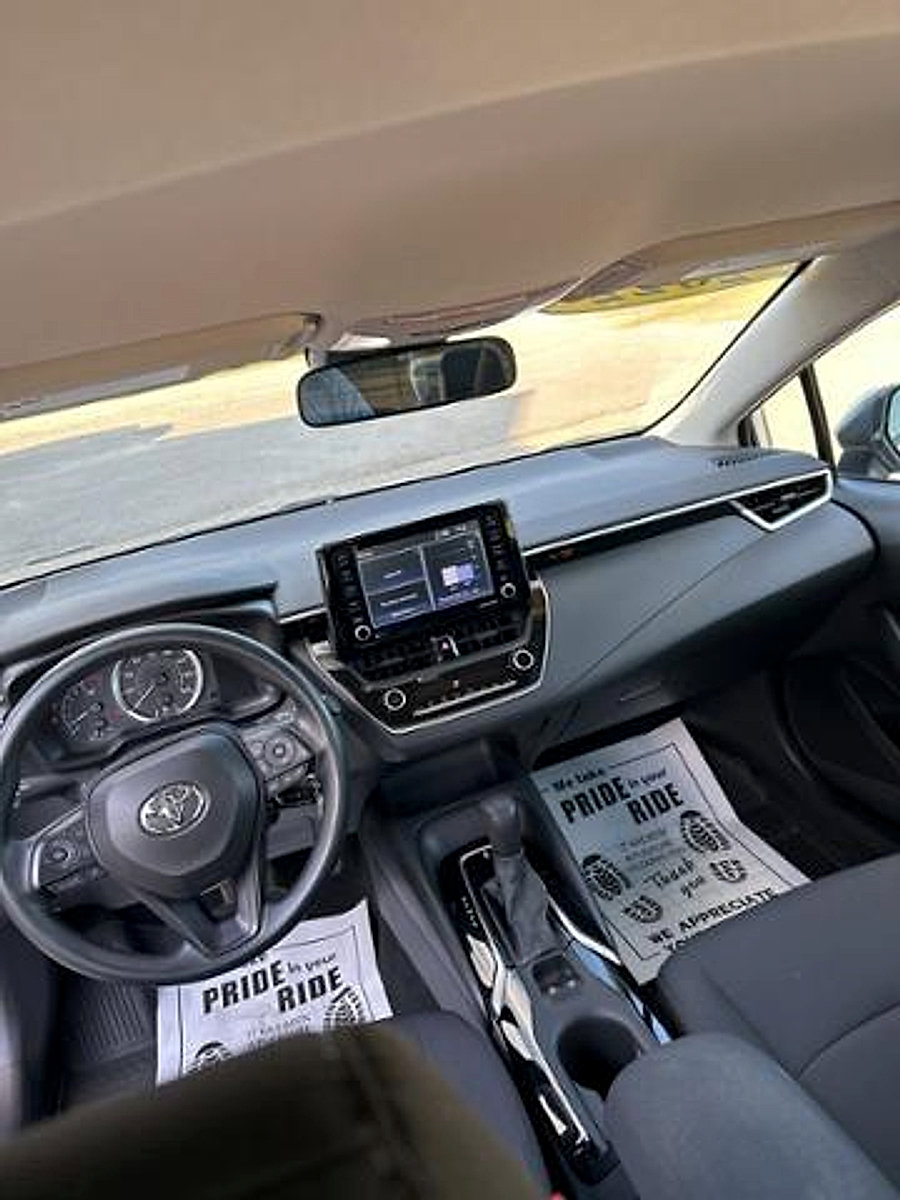 Used 2022 Toyota Corolla LE image 23