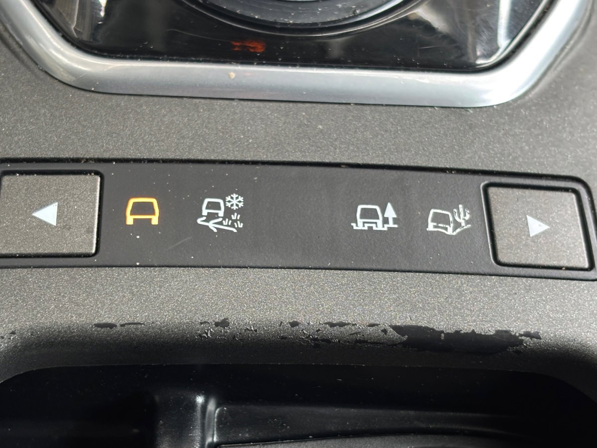 Used 2019 Land Rover Range Rover Evoque SE Premium AWD/4WD image 32