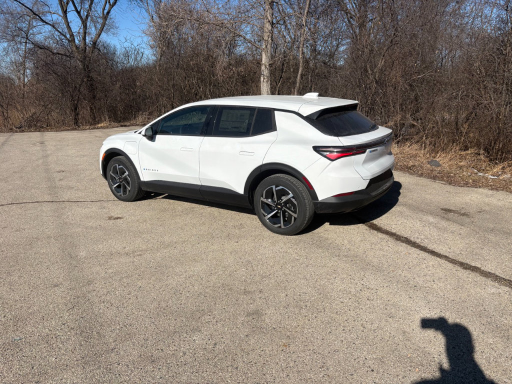 New 2026 Chevrolet Equinox EV LT FWD image 3