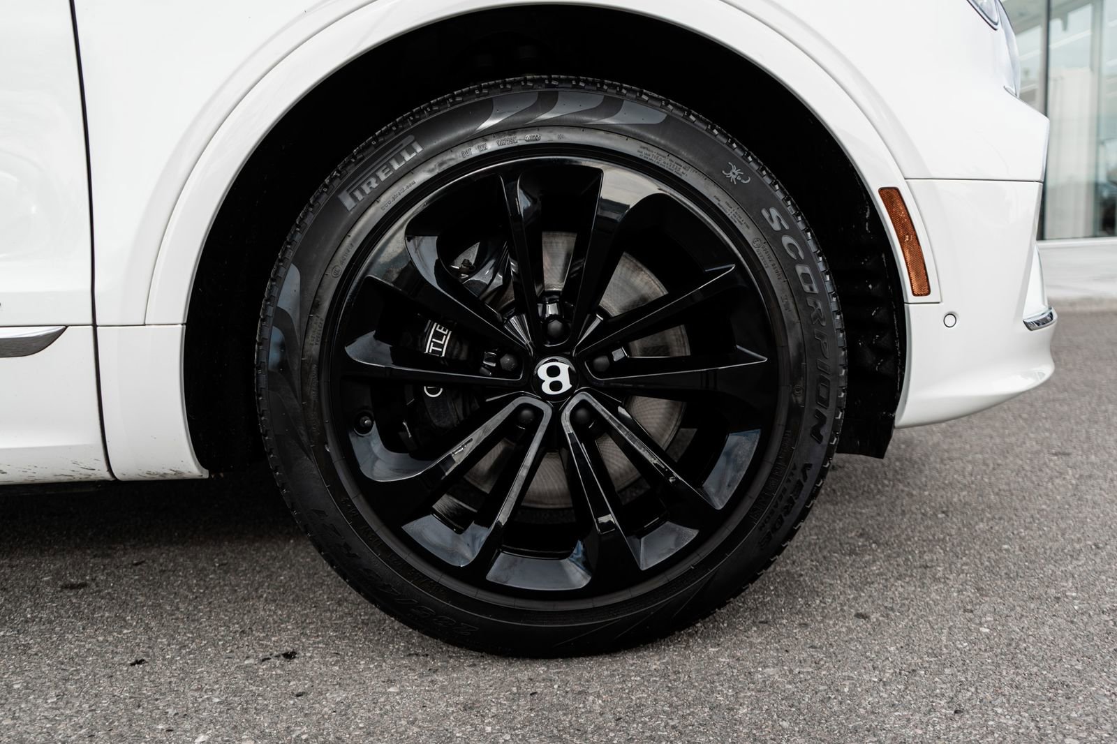 Used 2022 Bentley Bentayga image 16