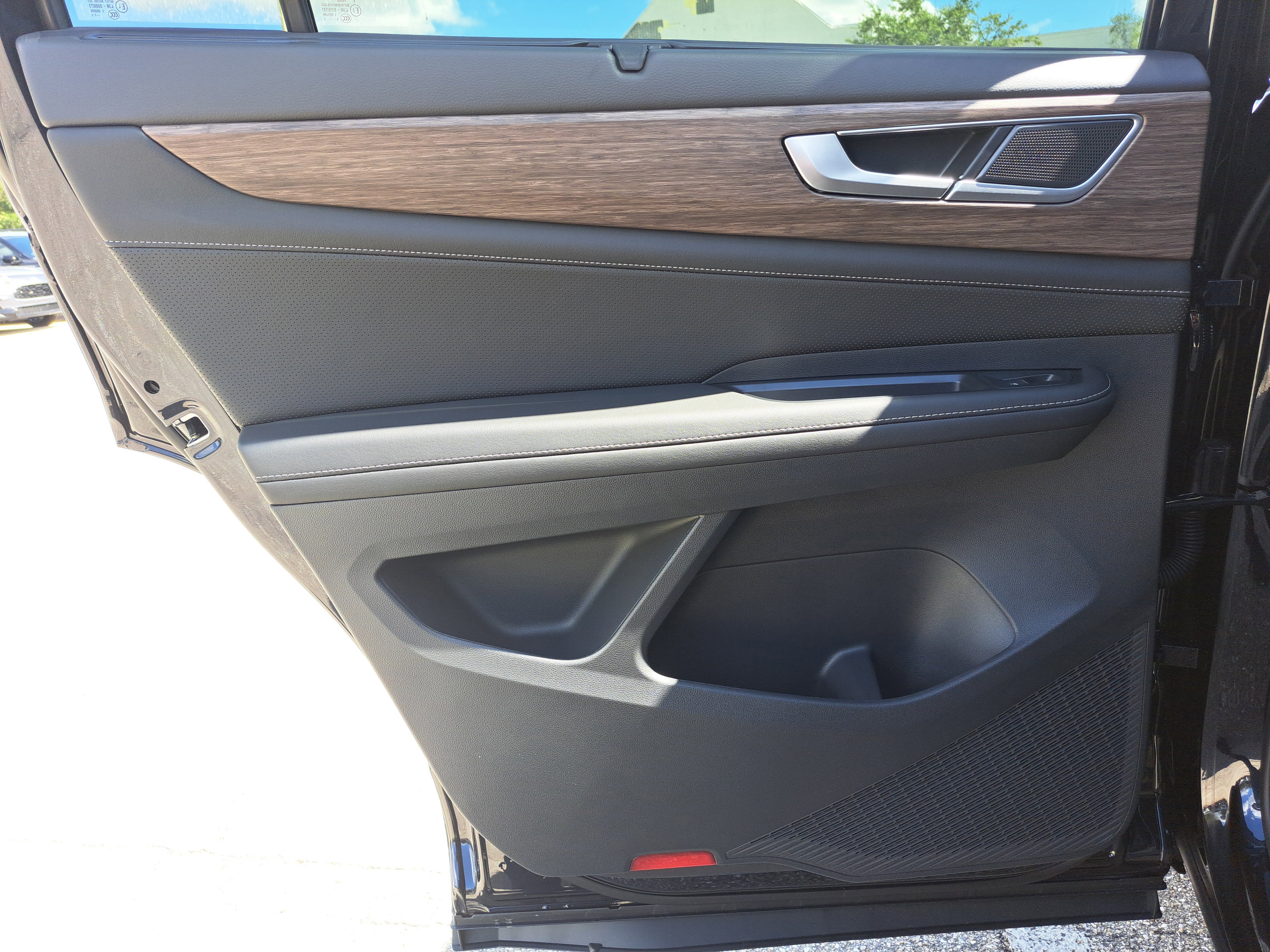 New 2026 Volkswagen Atlas SEL image 17