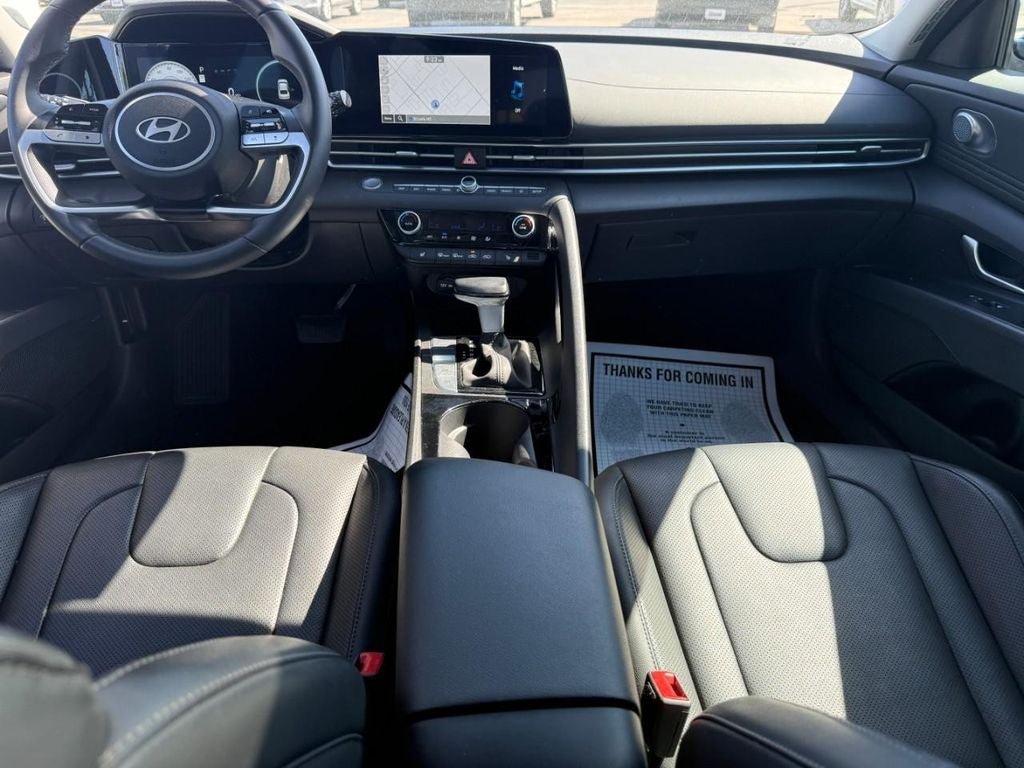 Used 2025 Hyundai Elantra Limited FWD image 11