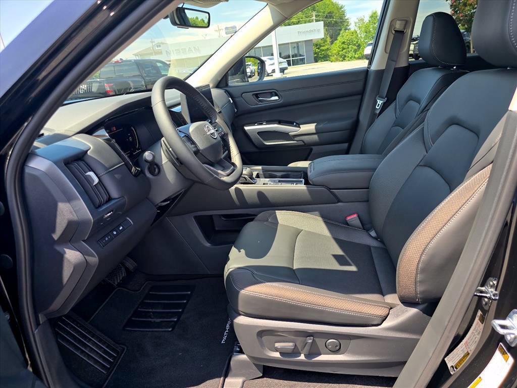 New 2026 Nissan Pathfinder SL w/ Cargo Package FWD image 8