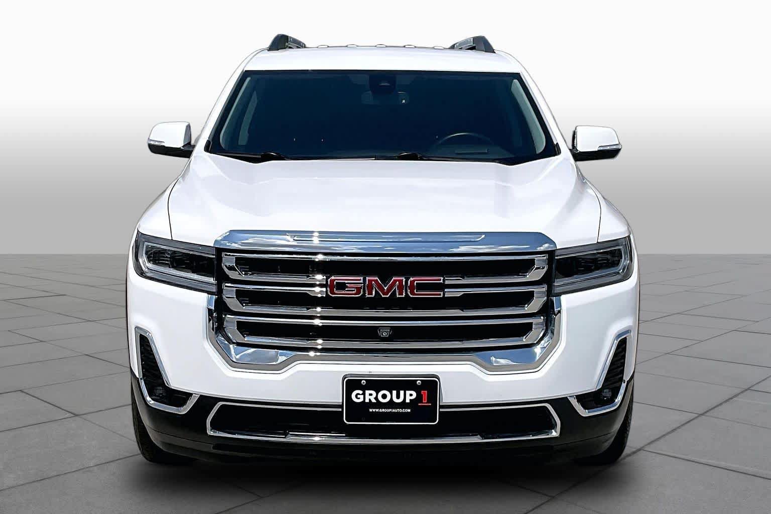 Used 2023 GMC Acadia SLT w/ Technology Package FWD image 4