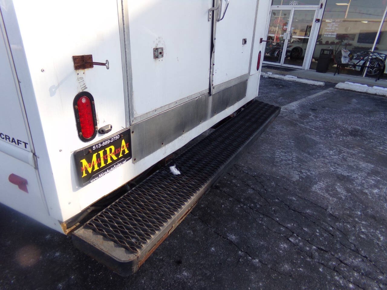 Used 2019 Ford E-450 and Econoline 450 Super Duty w/ Shuttle Bus Prep Package RWD image 58