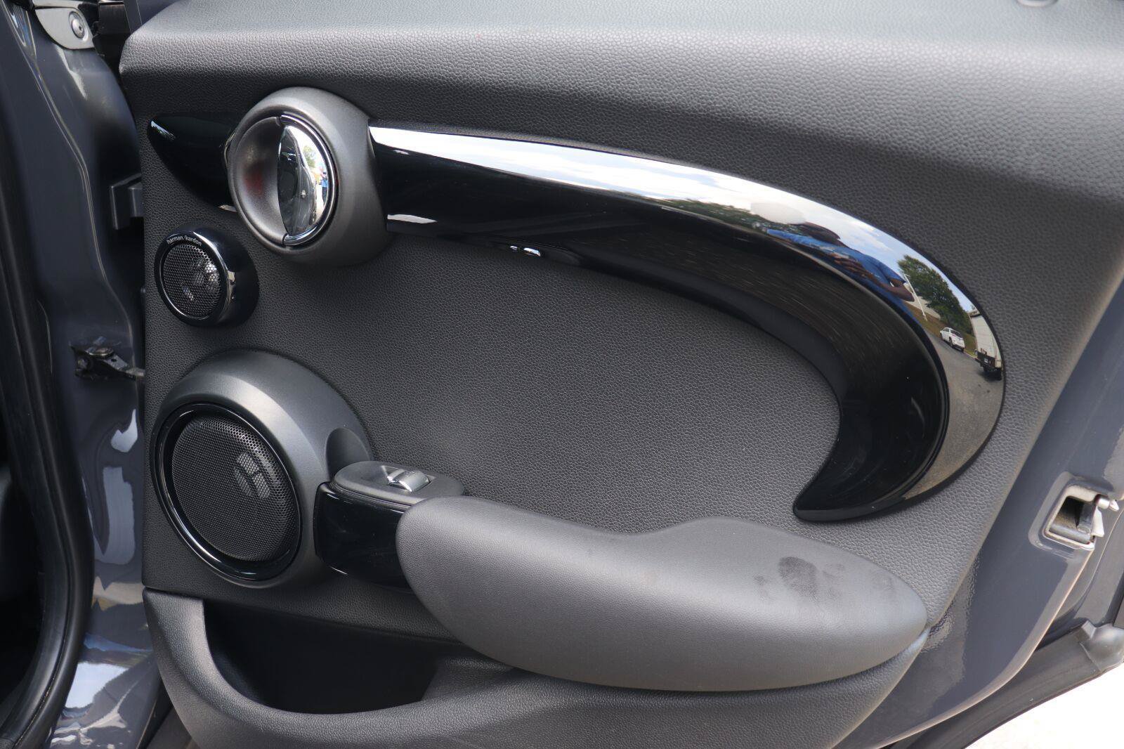 Used 2019 MINI Cooper S FWD image 19