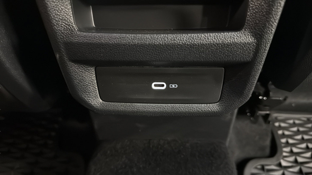 Certified 2025 Volkswagen Taos SEL AWD/4WD image 33
