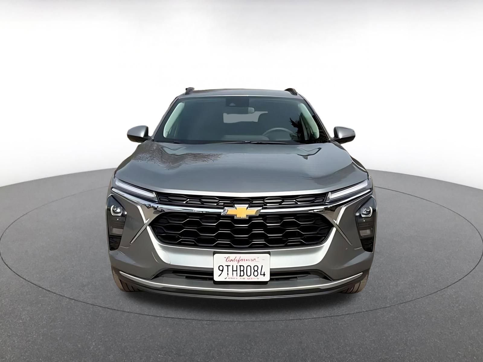 Used 2025 Chevrolet Trax LT image 4