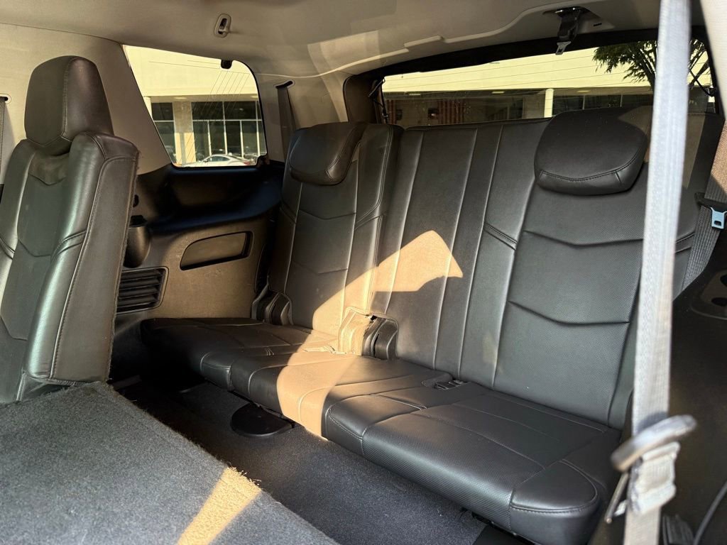 Used 2019 Cadillac Escalade Luxury AWD/4WD image 24