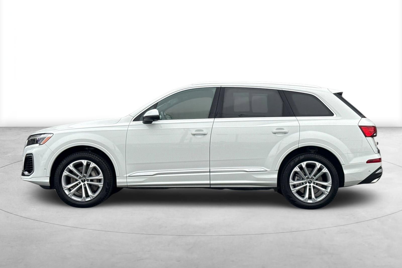 Used 2025 Audi Q7 3.0T Premium Plus image 3