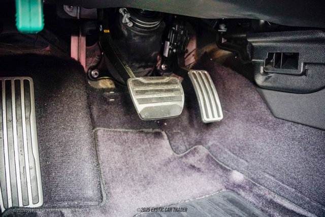 Used 2014 Nissan GT-R Premium w/ Premium Interior Package image 31