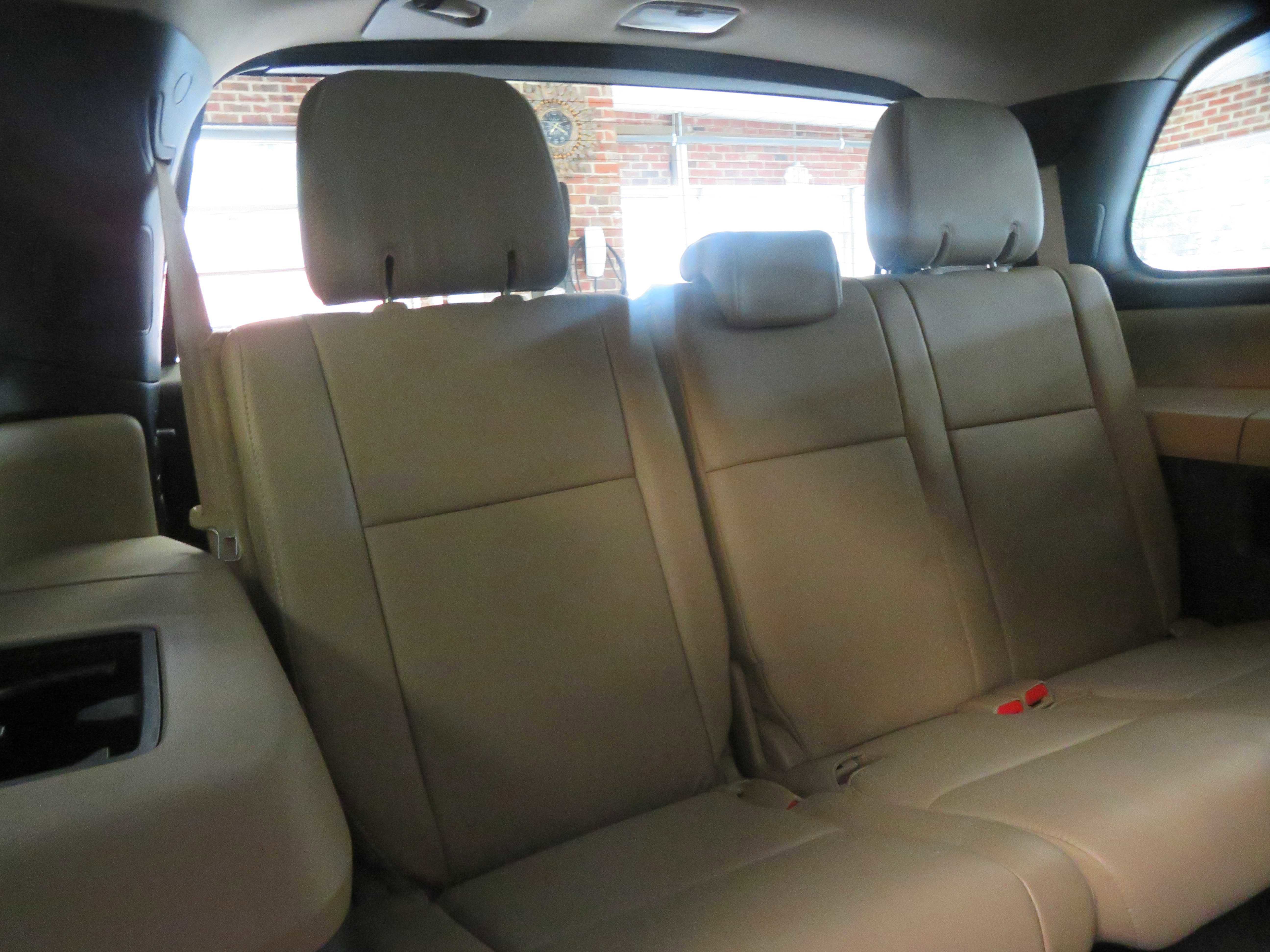 Used 2019 Toyota Sequoia Limited w/ Safety & Convenience Package RWD image 29