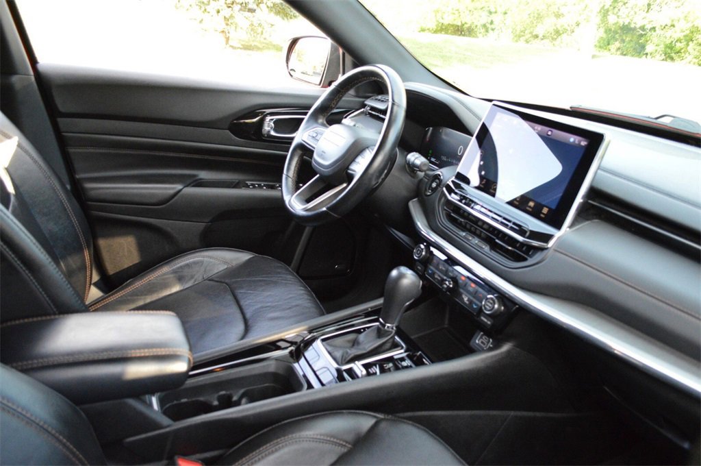 Used 2022 Jeep Compass Limited w/ (RED) Package image 33