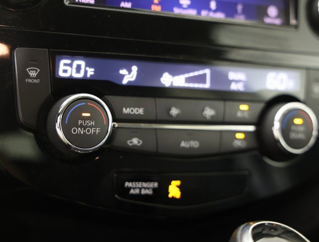 Used 2018 Nissan Rogue SV image 6