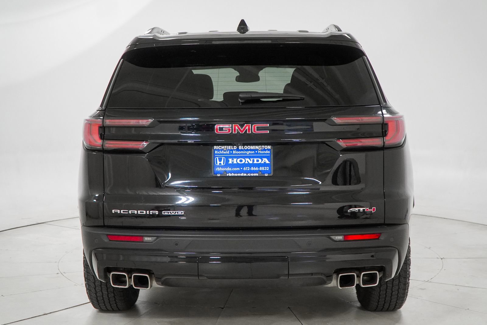 Used 2024 GMC Acadia AT4 w/ Luxury Package AWD/4WD image 8