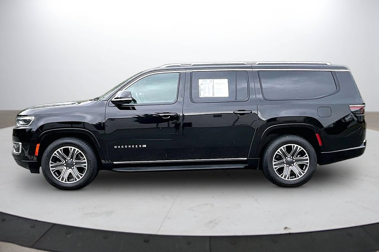 Certified 2024 Jeep Wagoneer L Series II AWD/4WD image 5