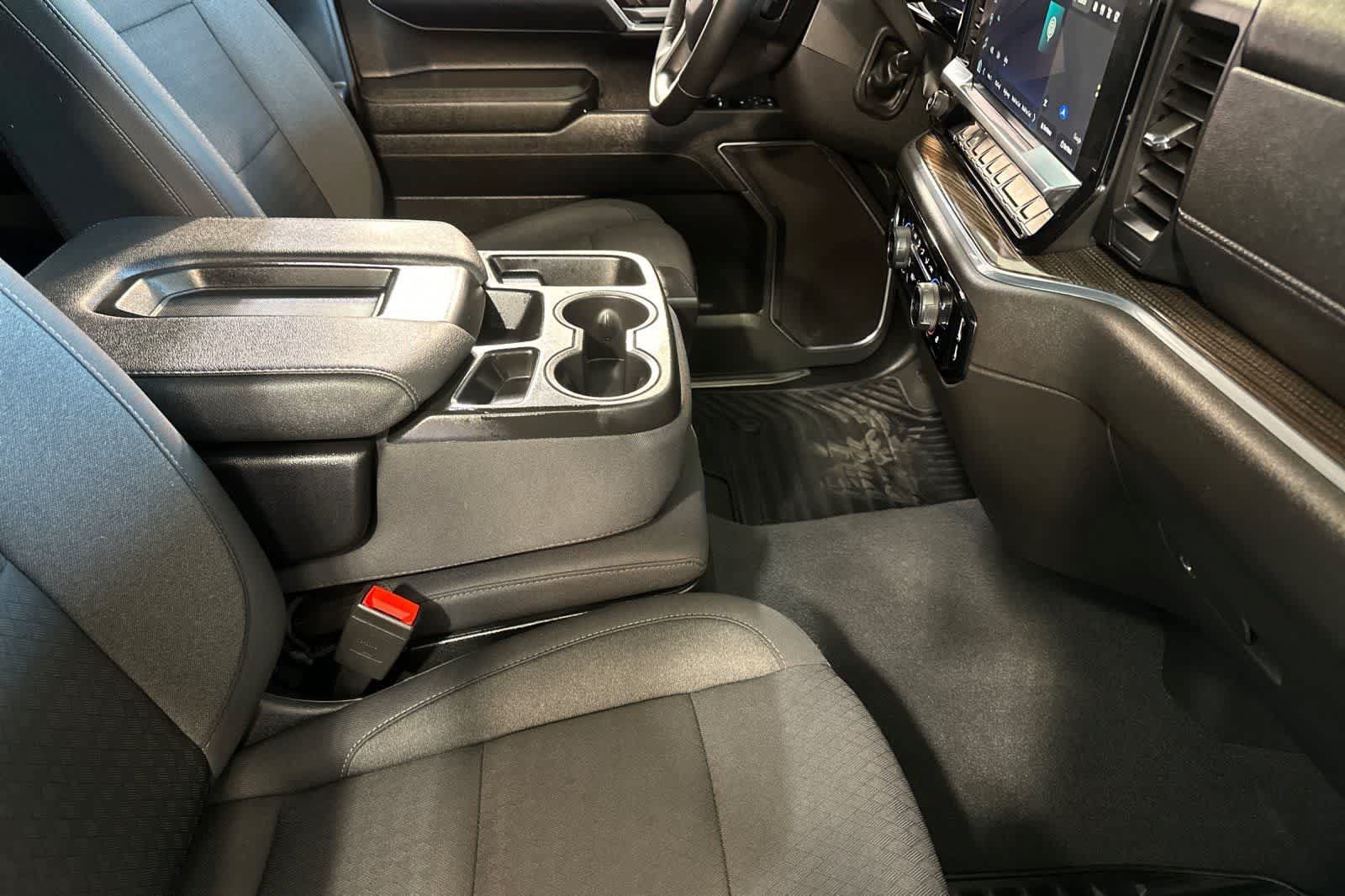 Used 2024 Chevrolet Silverado 1500 LT RWD image 17