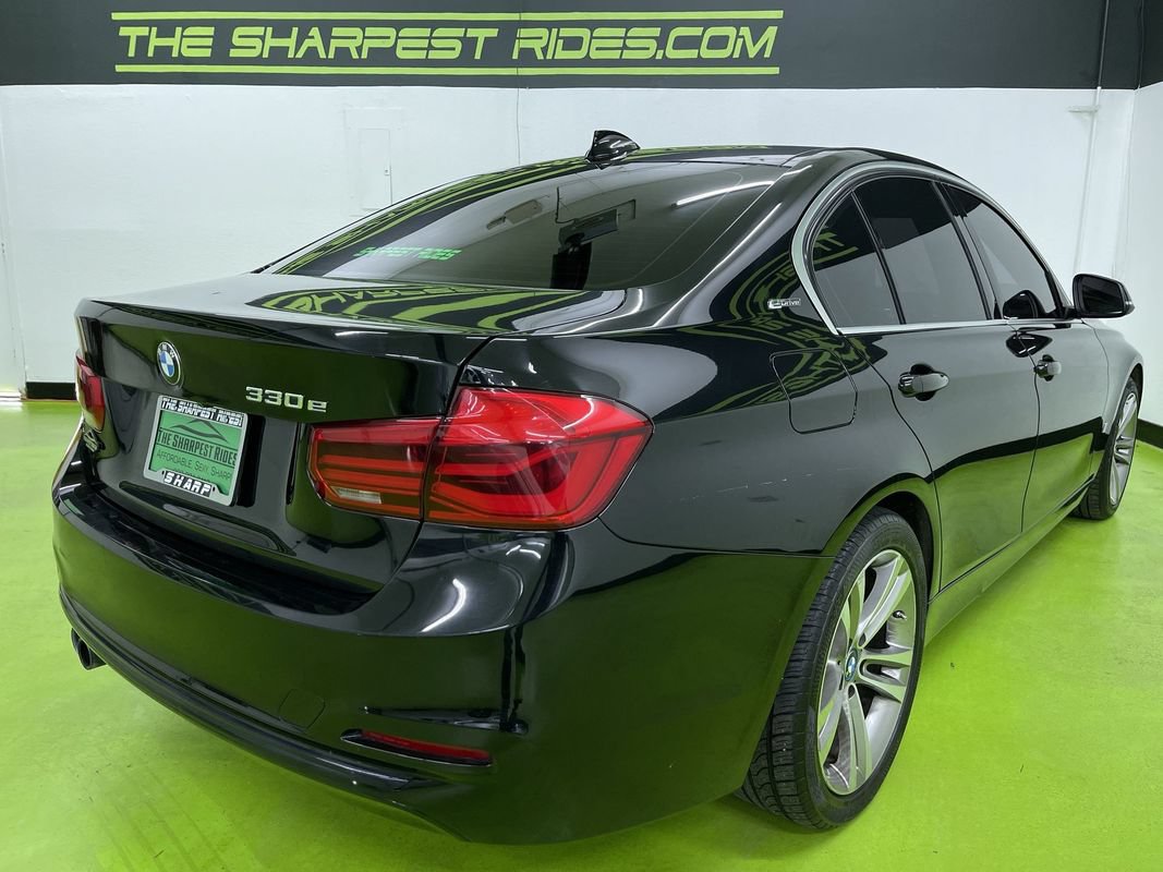 Used 2018 BMW 330e w/ Convenience Package RWD image 10