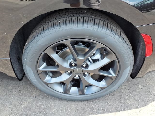 New 2027 Chrysler Pacifica Limited FWD image 4