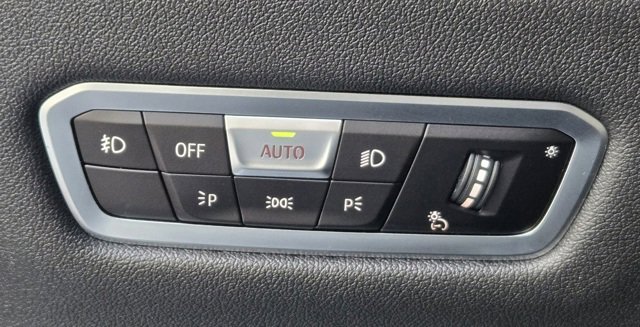 Used 2021 BMW X5 xDrive40i w/ M Sport Package image 26