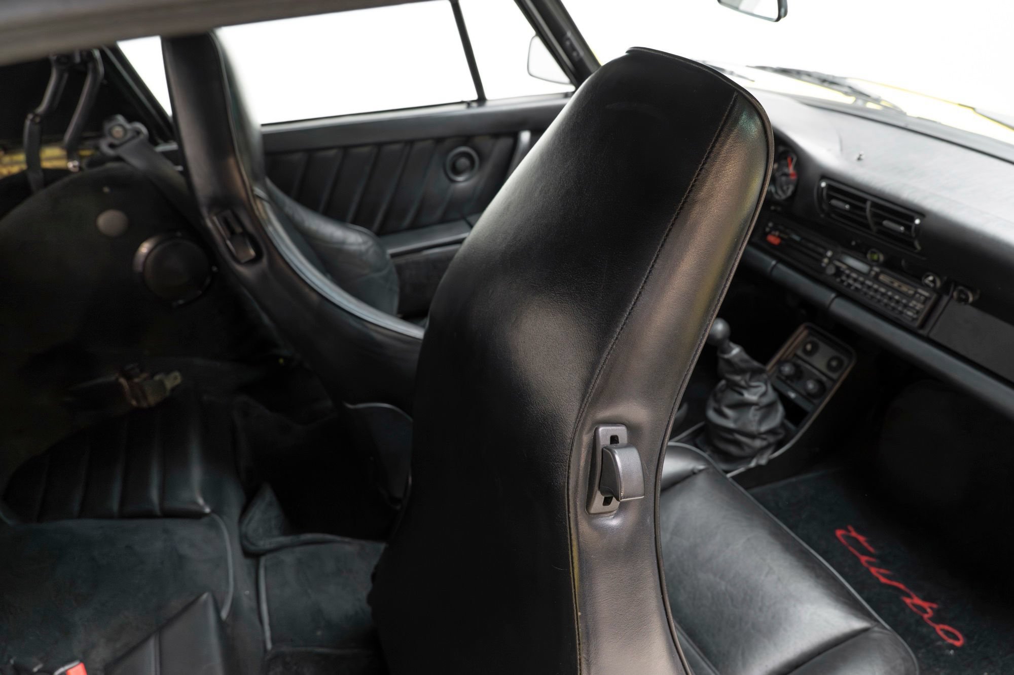 Used 1988 Porsche 911 Carrera RWD image 42