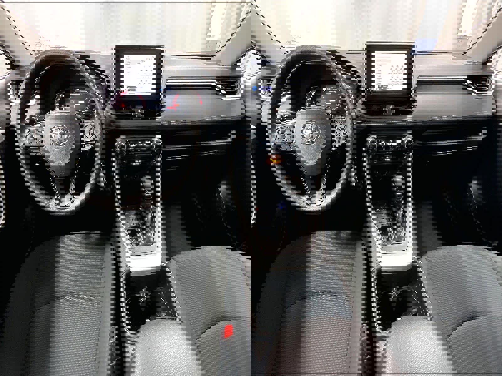 Certified 2025 Toyota RAV4 LE image 21