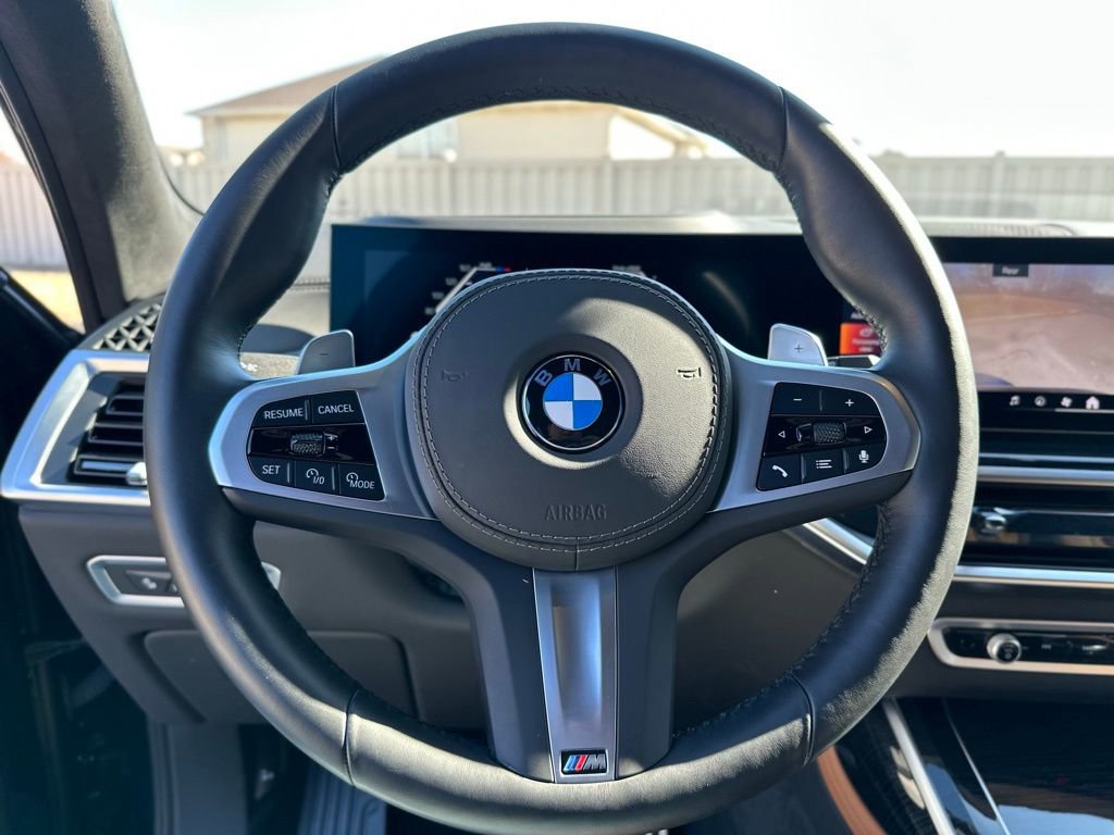 Used 2025 BMW X7 xDrive40i w/ M Sport Package AWD/4WD image 31