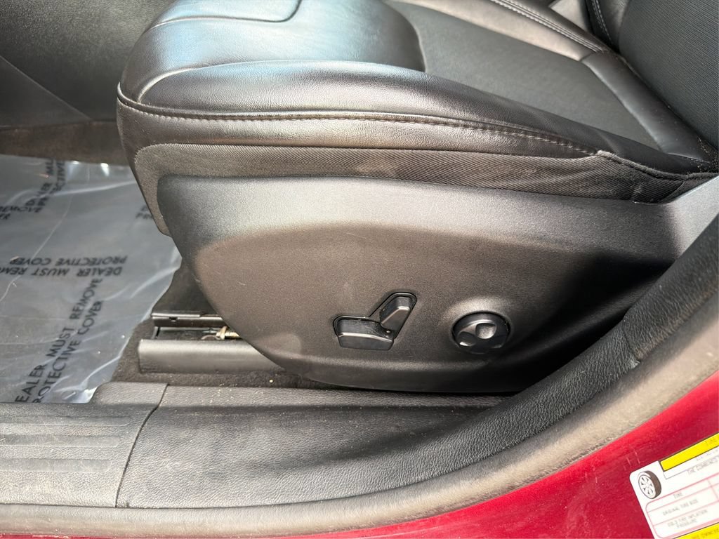 Used 2019 Jeep Cherokee Latitude Plus FWD image 19