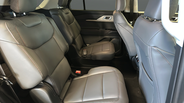 New 2026 Ford Explorer Active w/ Active Comfort Package AWD/4WD image 24