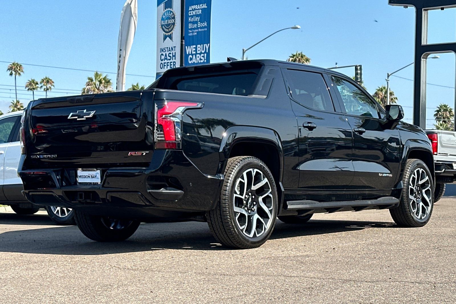 New 2024 Chevrolet Silverado EV RST image 4