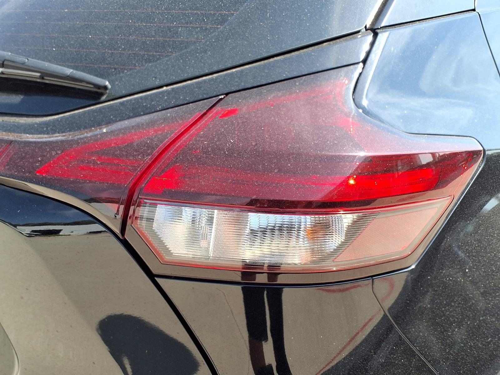 Used 2023 Nissan Kicks SR FWD image 7