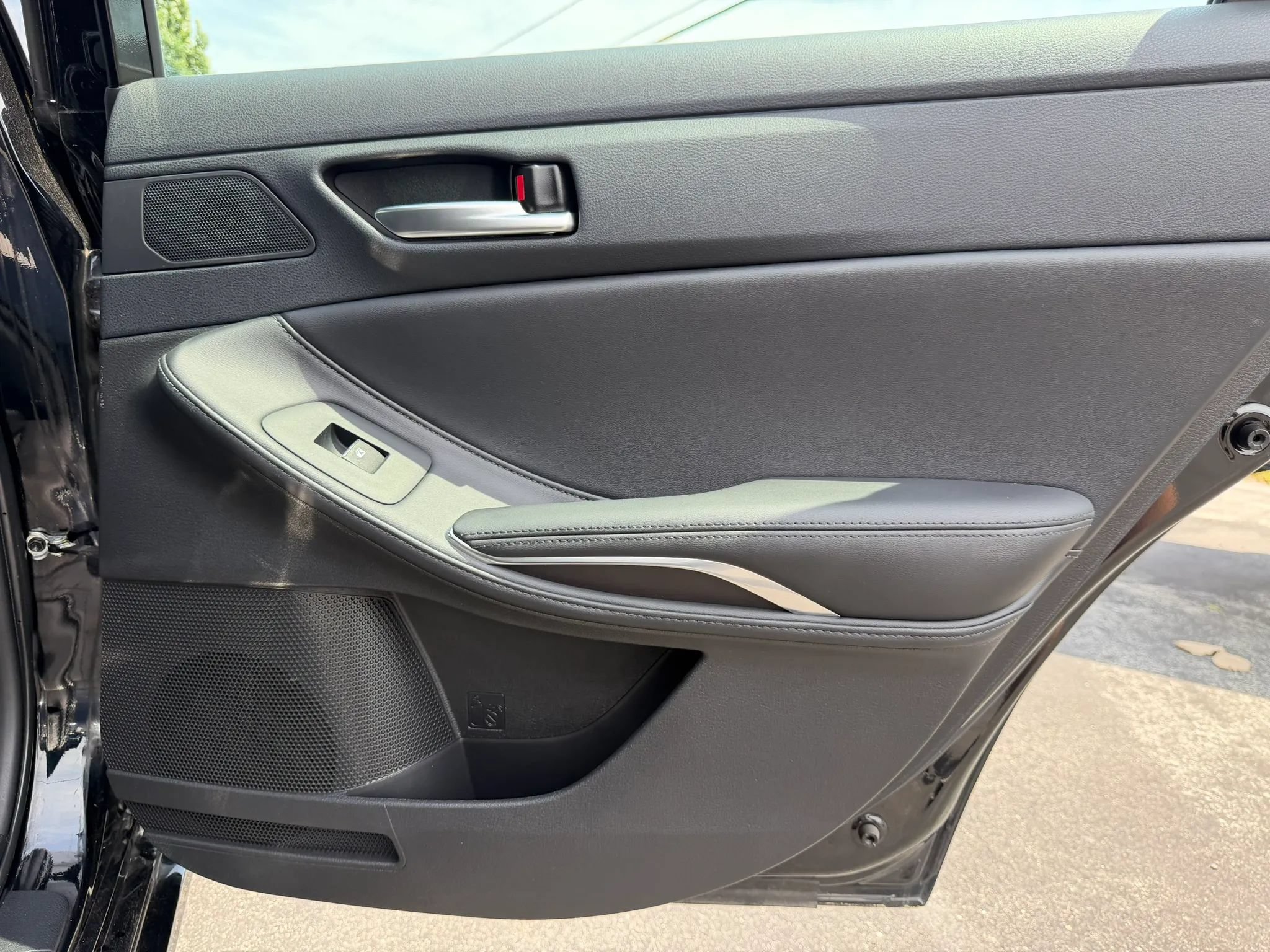 Used 2019 Toyota Avalon XLE FWD image 19