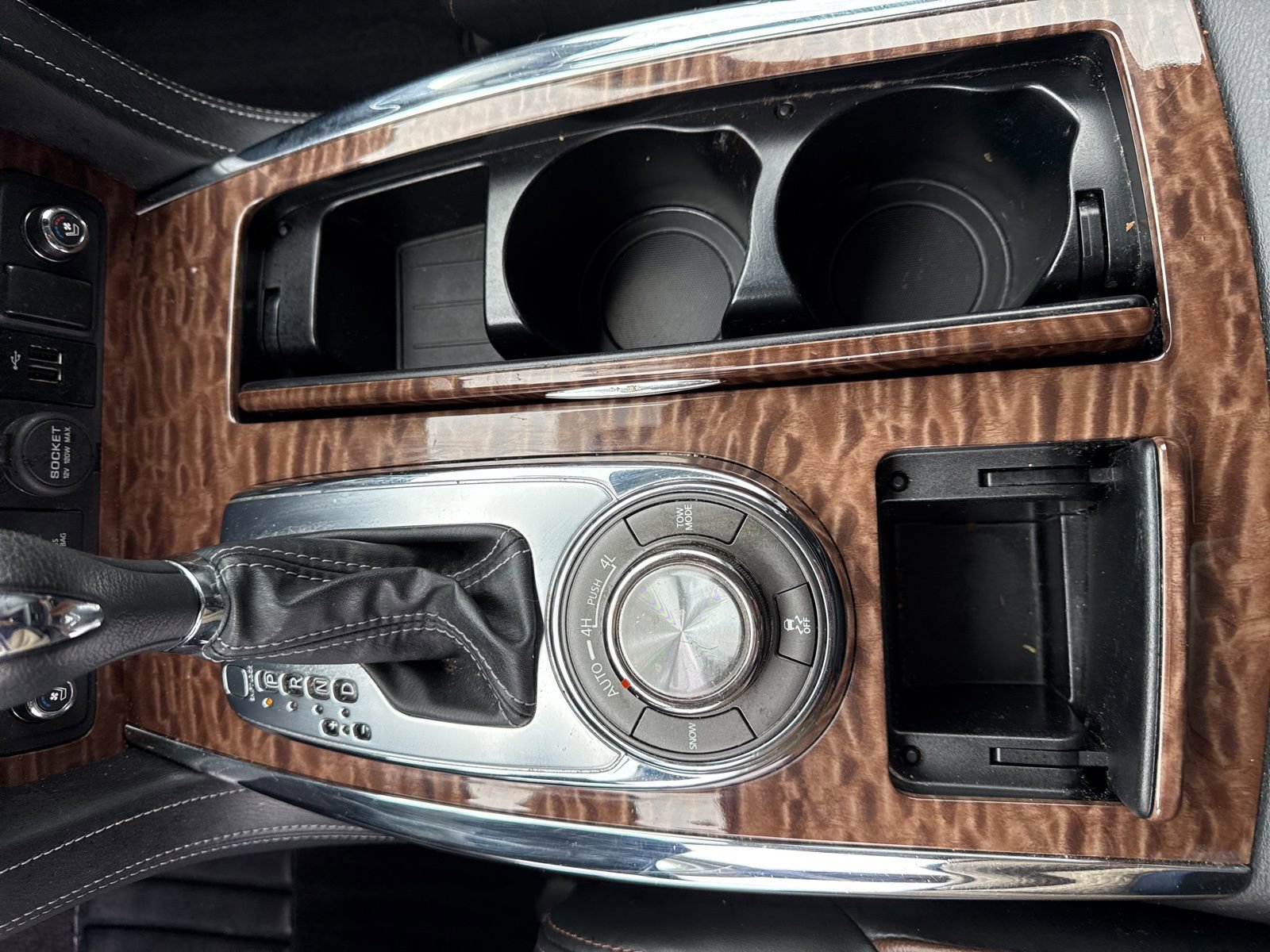 Used 2019 Nissan Armada Platinum w/ Captain's Chairs Package image 29