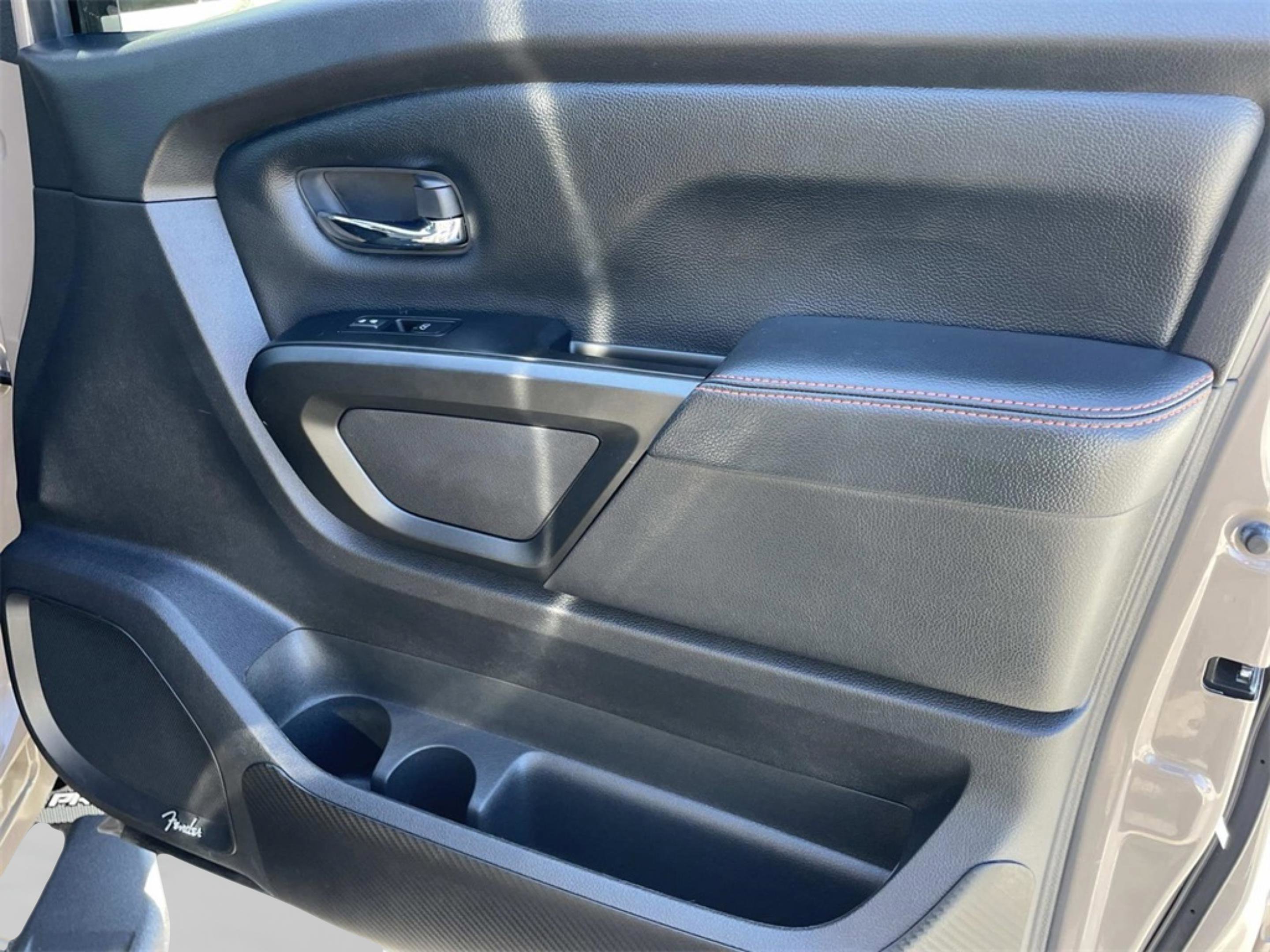 Used 2024 Nissan Titan PRO-4X w/ Pro-4x Convenience Package image 20