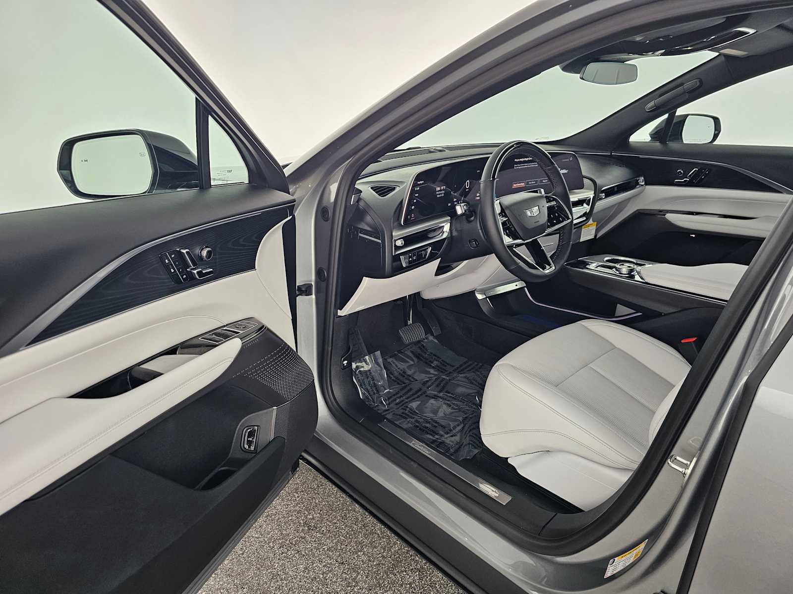 New 2026 Cadillac Lyriq Sport image 19
