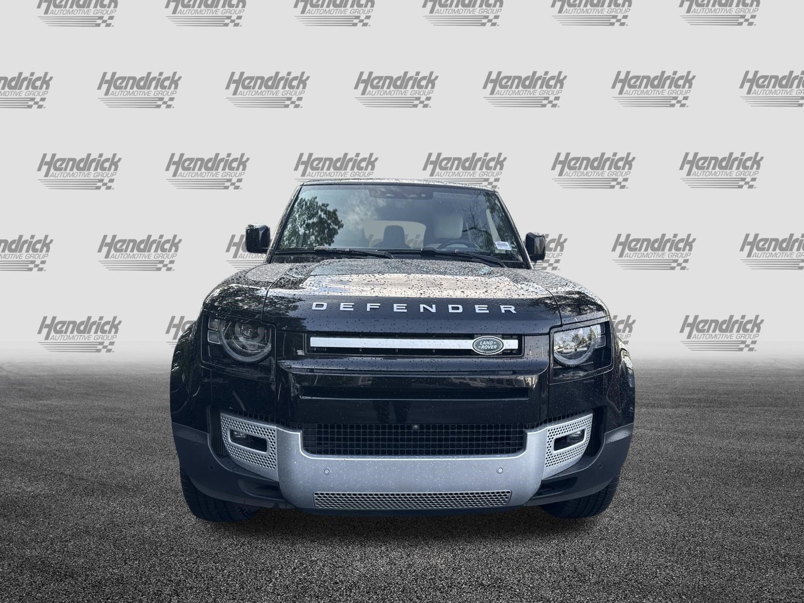 Used 2023 Land Rover Defender 130 SE AWD/4WD image 3