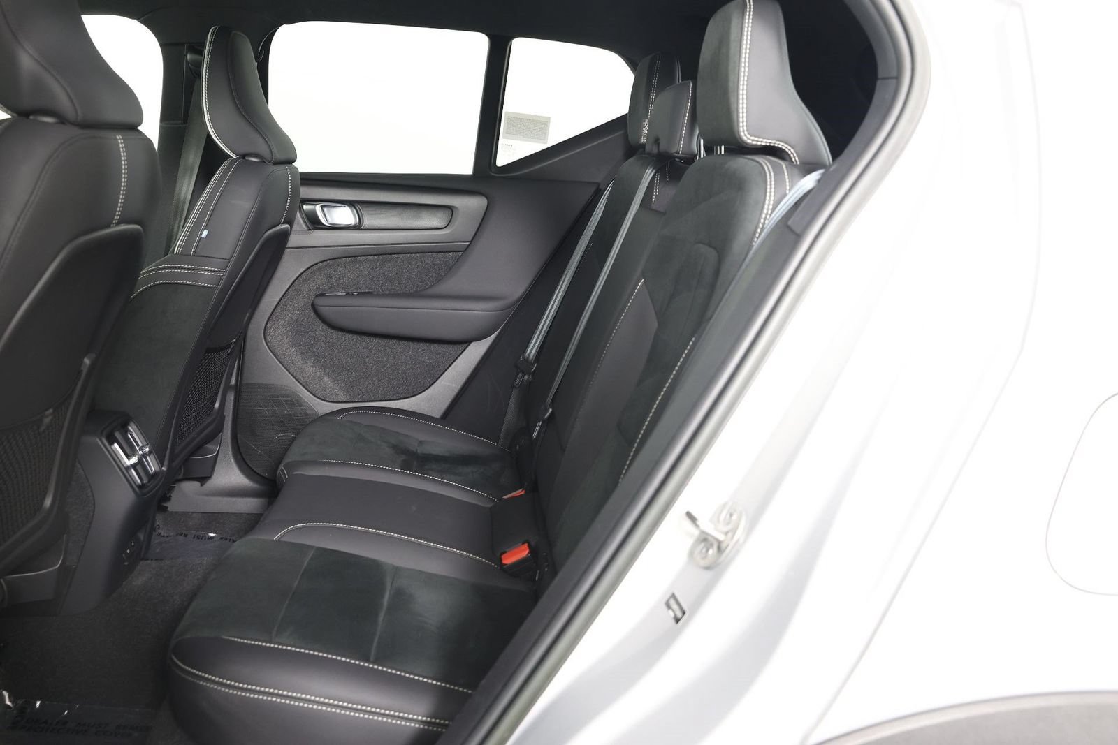 Used 2023 Volvo XC40 Recharge Ultimate AWD/4WD image 30