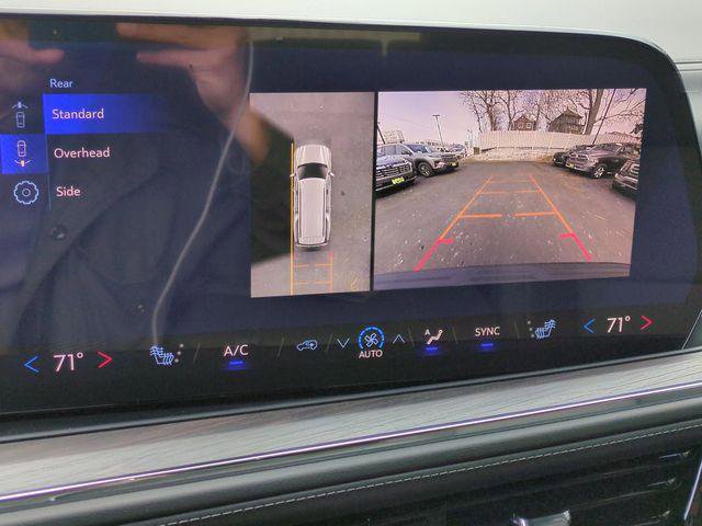 New 2026 Chevrolet Suburban LT image 21