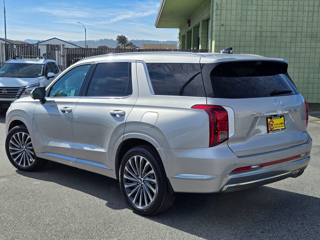 Used 2025 Hyundai Palisade Calligraphy image 3