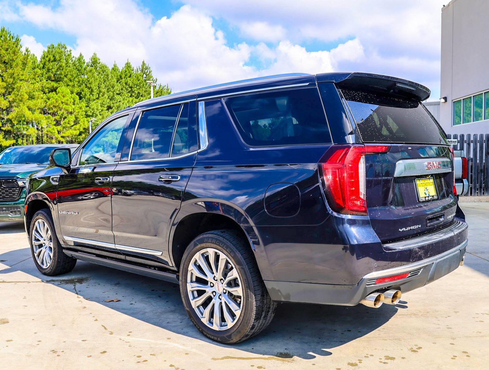 Used 2023 GMC Yukon Denali w/ Max Trailering Package AWD/4WD image 6