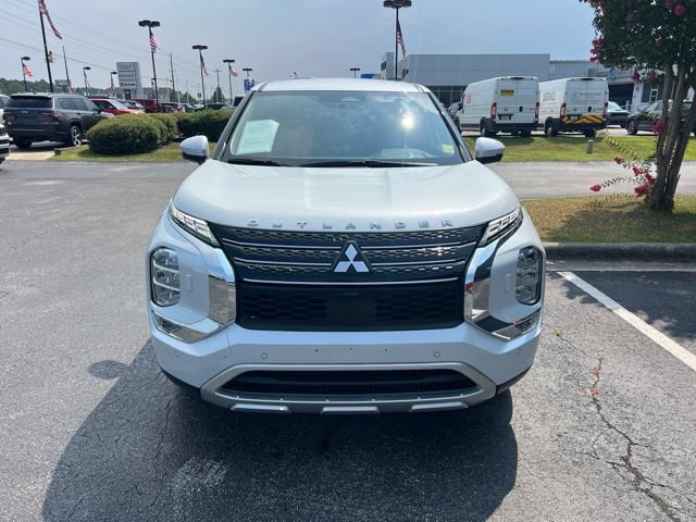 Used 2024 Mitsubishi Outlander SE AWD/4WD image 3