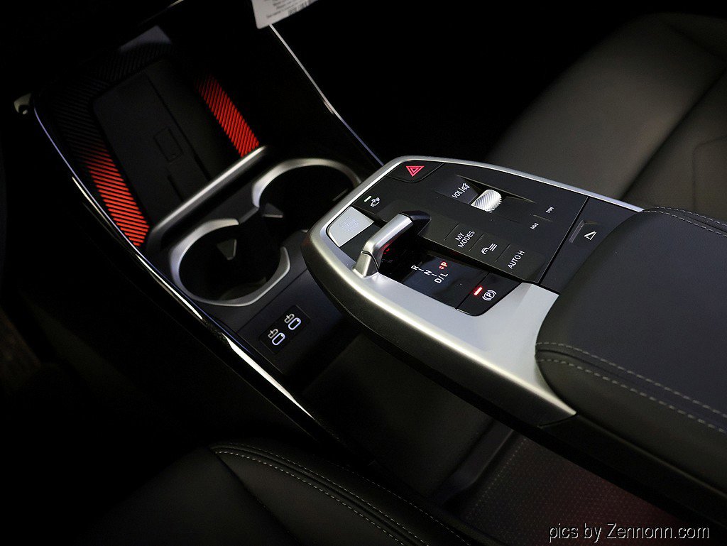 Used 2025 BMW X1 xDrive28i w/ Premium Package image 23