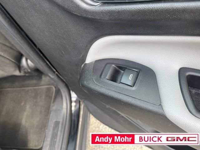 Used 2019 Chevrolet Equinox LS AWD/4WD image 38