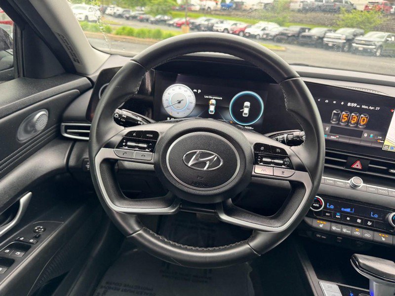 Used 2023 Hyundai Elantra SEL w/ Convenience Package FWD image 12