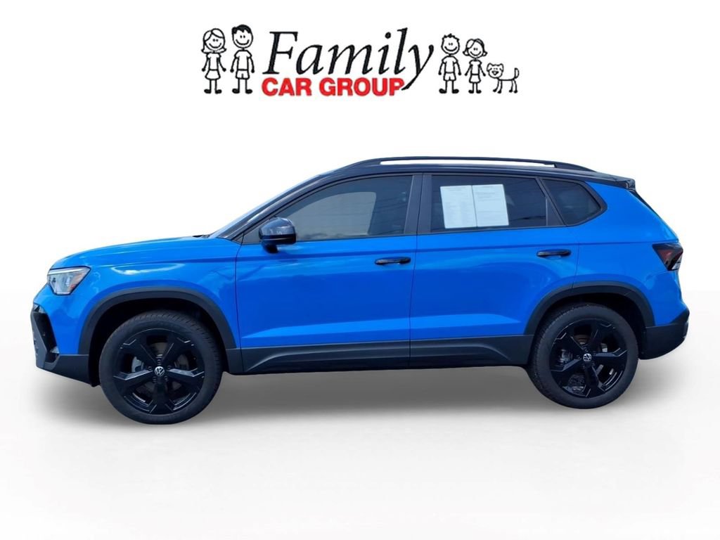 Certified 2025 Volkswagen Taos SE AWD/4WD image 2