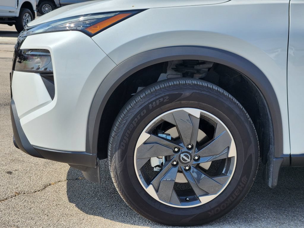 Used 2026 Nissan Rogue SV w/ Cold Weather Package AWD/4WD image 9