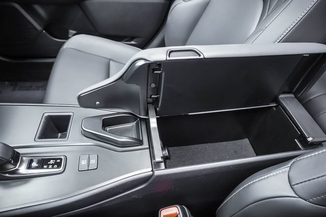Certified 2025 Lexus UX 300h FWD w/ Accessory Package (Z2) image 18