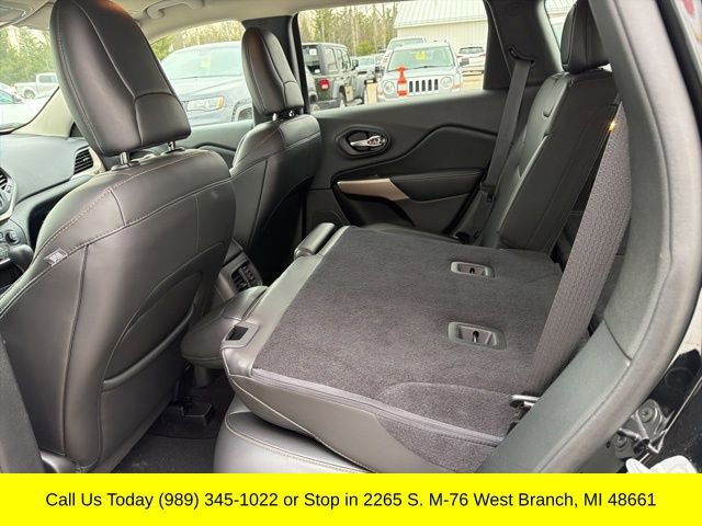 Used 2018 Jeep Cherokee Limited w/ Technology Group image 30